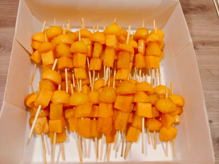 Brochettes de fruits frais de saison